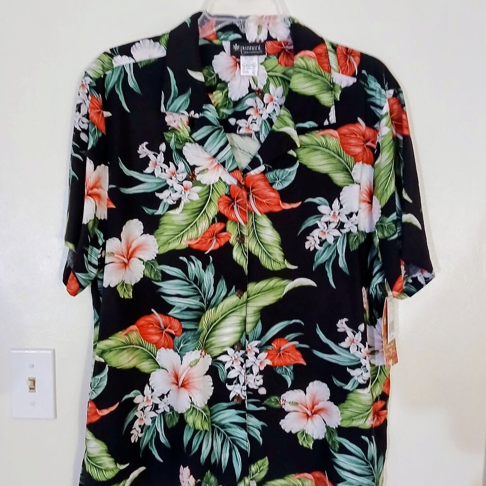 BEAUTIFUL BRAND NEW BUTTON-DOWN SHORT-SLEEVE HAWAIIAN SHIRT